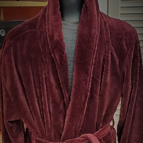 Burgundy Plush Men's Robe - Picture 1 of 1